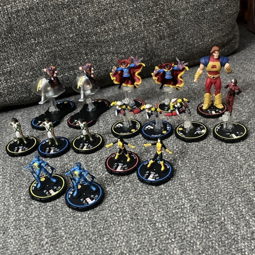 2005 Marvel HeroClix Fantastic Forces 16 Figure Lot WizKids Miniatures